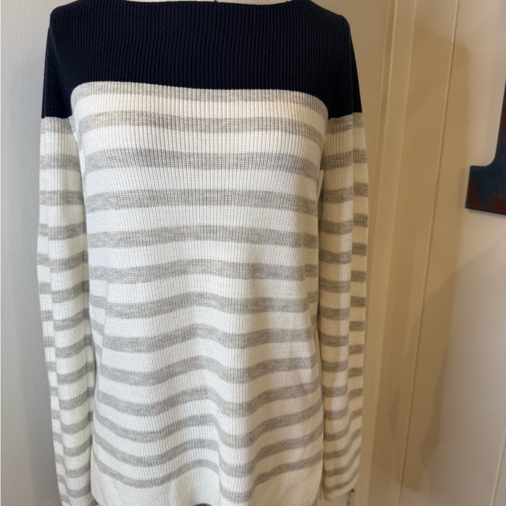 LOFT Navy Yoke Striped Crewneck Sweater in White and Light Gray Sz S